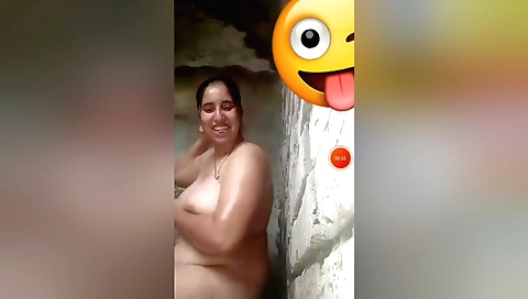 Amateur indian brunette showing off body in solo video