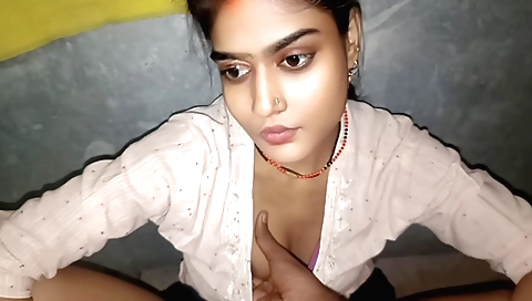 Indian bimbo ticher gets nailed in various positions
