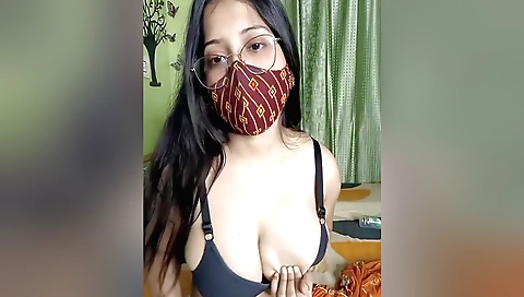 Lisa bhabhi shows off her tits in this homemade sex video