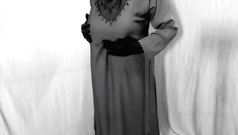 Indian girlfriend is having solo fucking inside the room