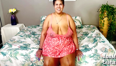 Indian woman in the kitchen fucked hard from her pussy