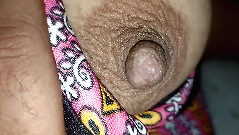 Indian solo girl fucks on her bed with his step-cousin