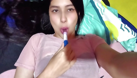 Indian brunette masturbates in jacuzzi and masturbates