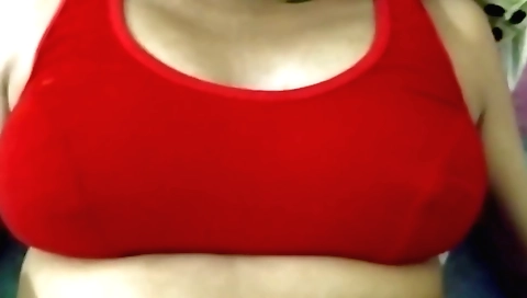 Indian babe with small titties gets penetrated by a guy